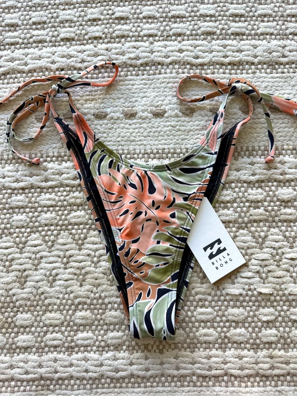 🔥🔥BILLABONG - UNRELEASED MIDNIGHT ISLAND SIDE TIE DIPPIN BOTTOMS🔥